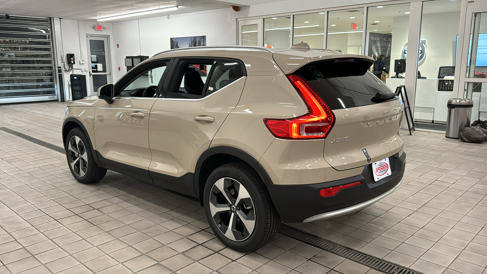 2025 Volvo XC40 Core Bright Theme 6