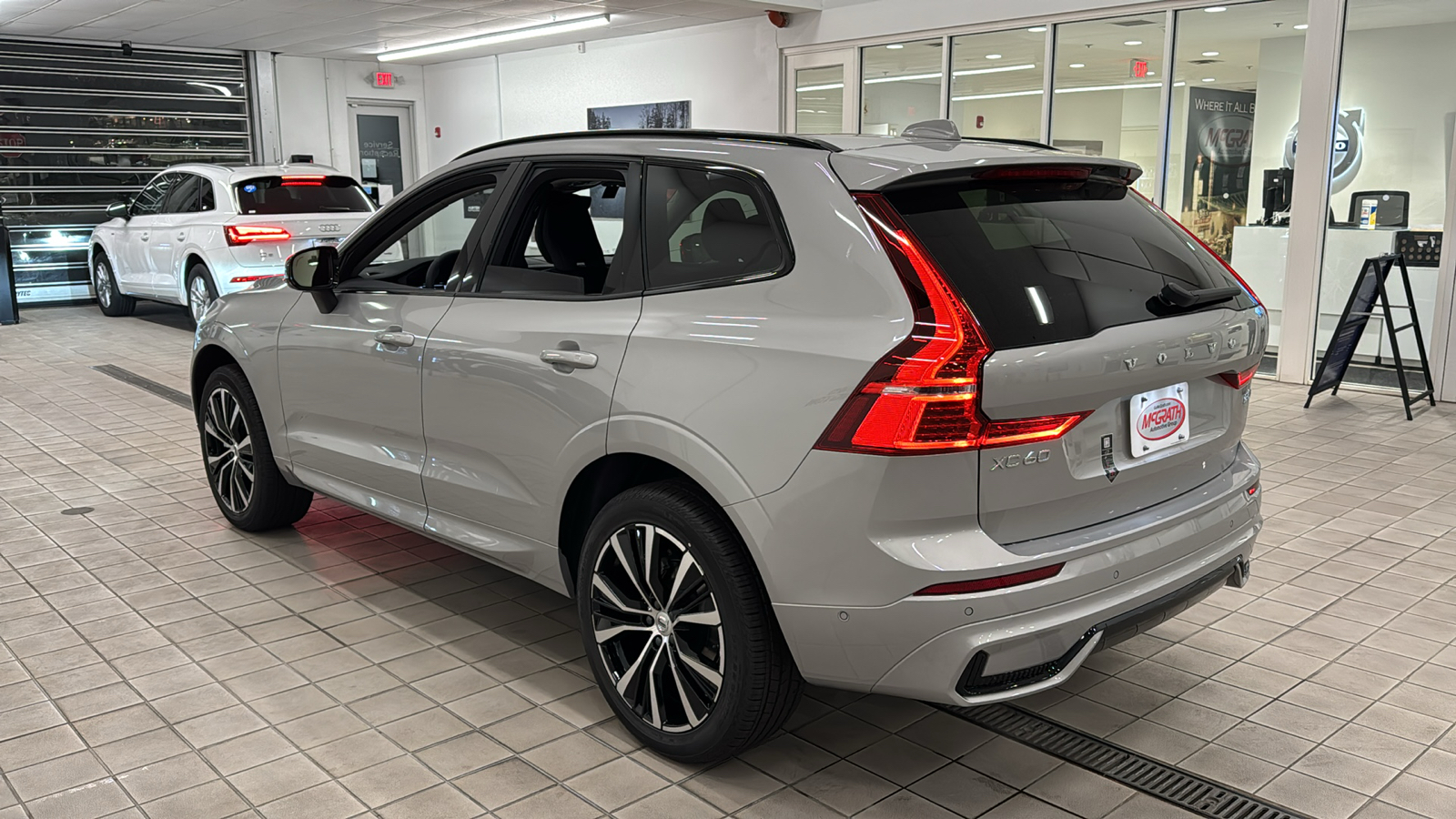 2025 Volvo XC60 Plus 6