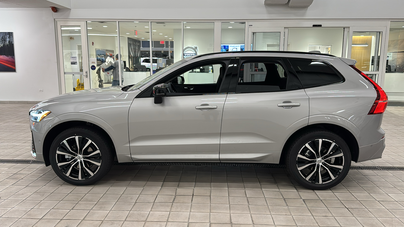 2025 Volvo XC60 Plus 7