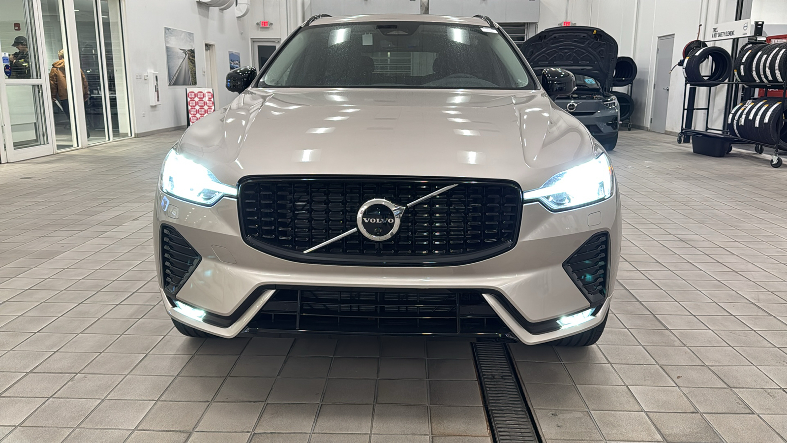 2025 Volvo XC60 Plus 9