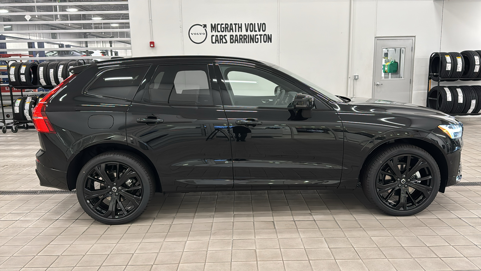 2025 Volvo XC60 Ultra Black Edition 3