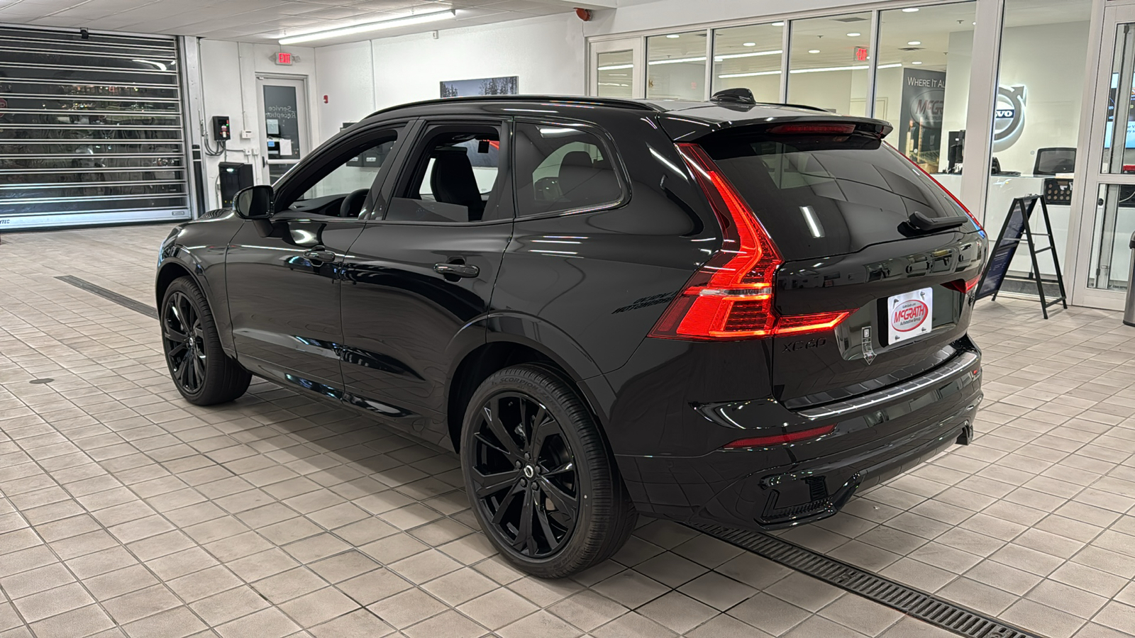 2025 Volvo XC60 Ultra Black Edition 6