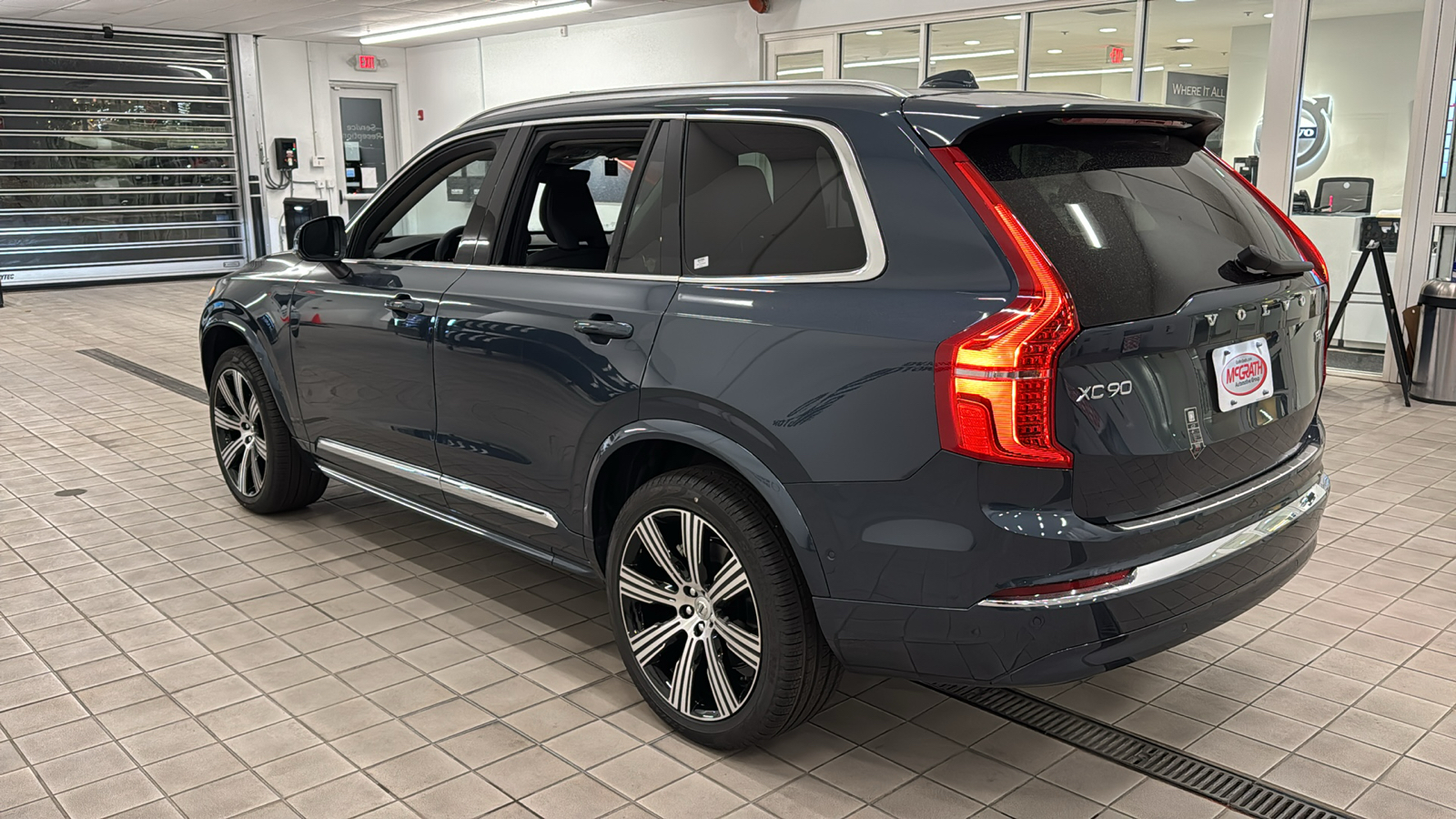 2025 Volvo XC90 Plus 6