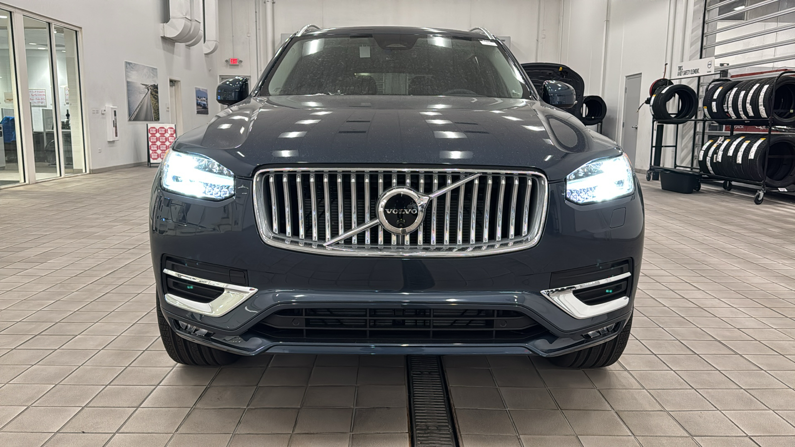 2025 Volvo XC90 Plus 9