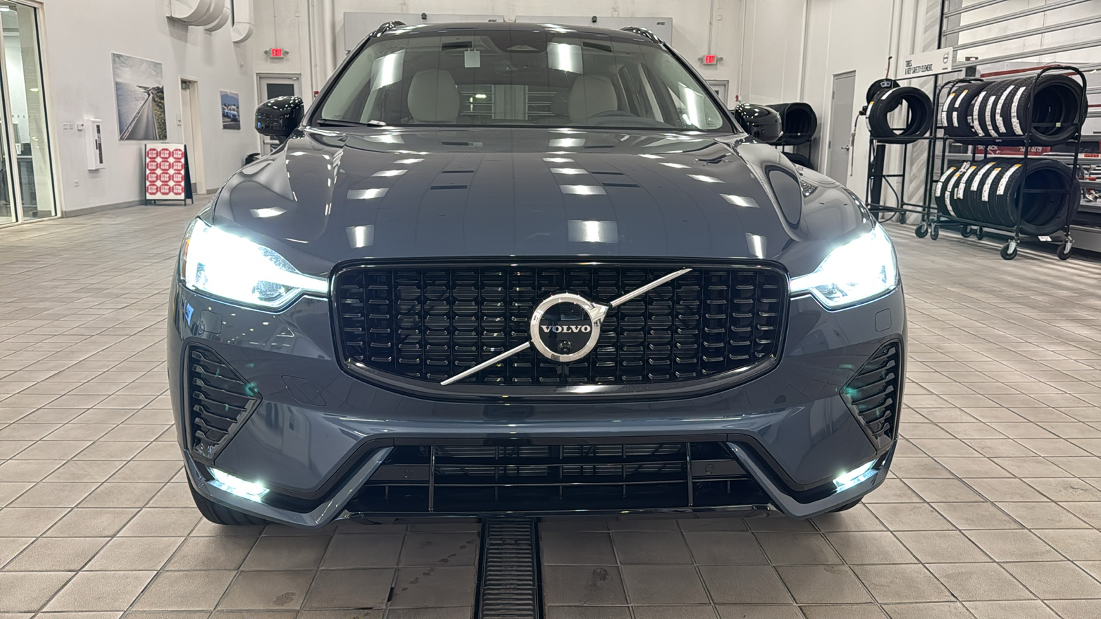 2025 Volvo XC60 Plus 9