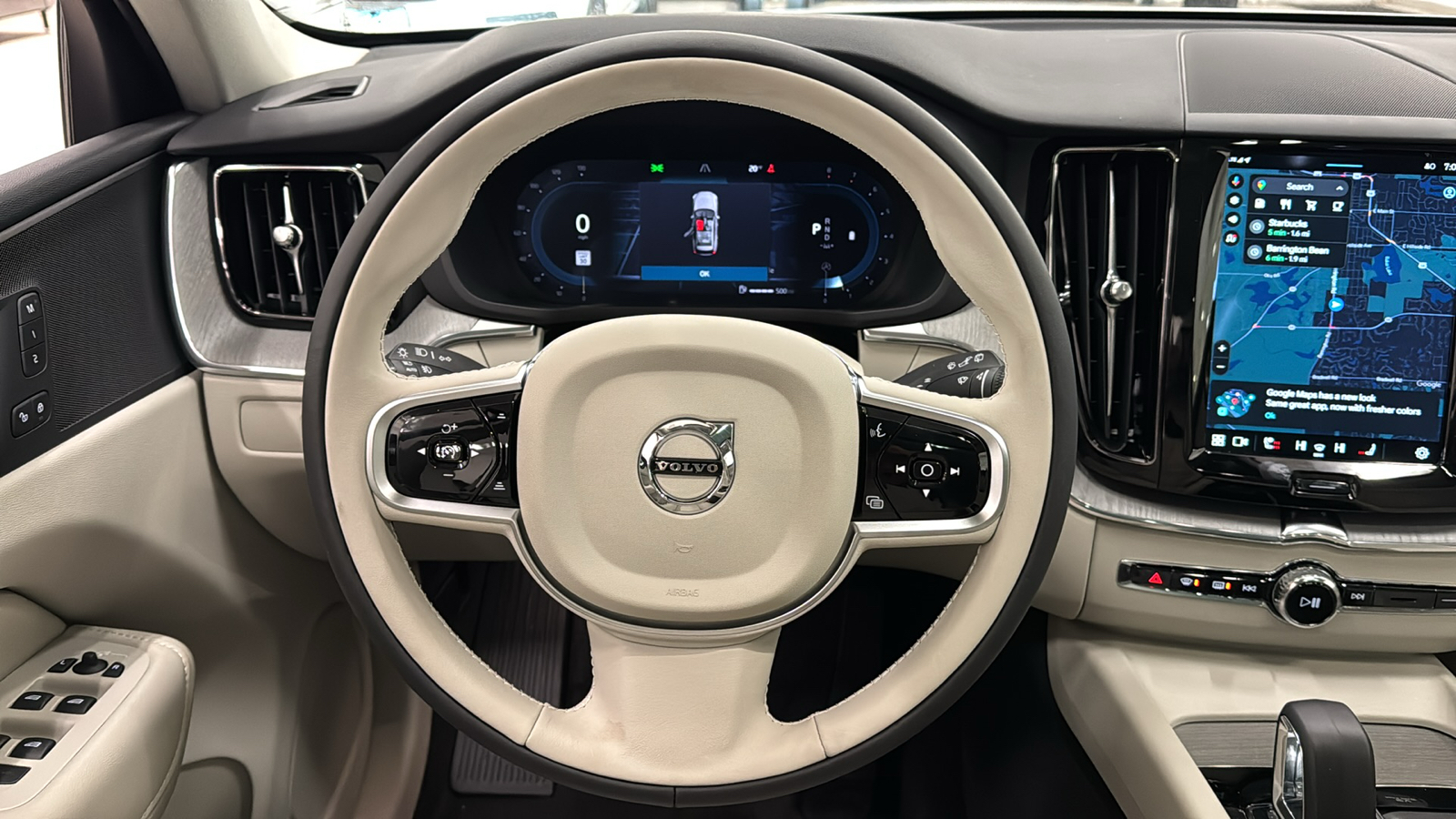 2025 Volvo XC60 Plus 11