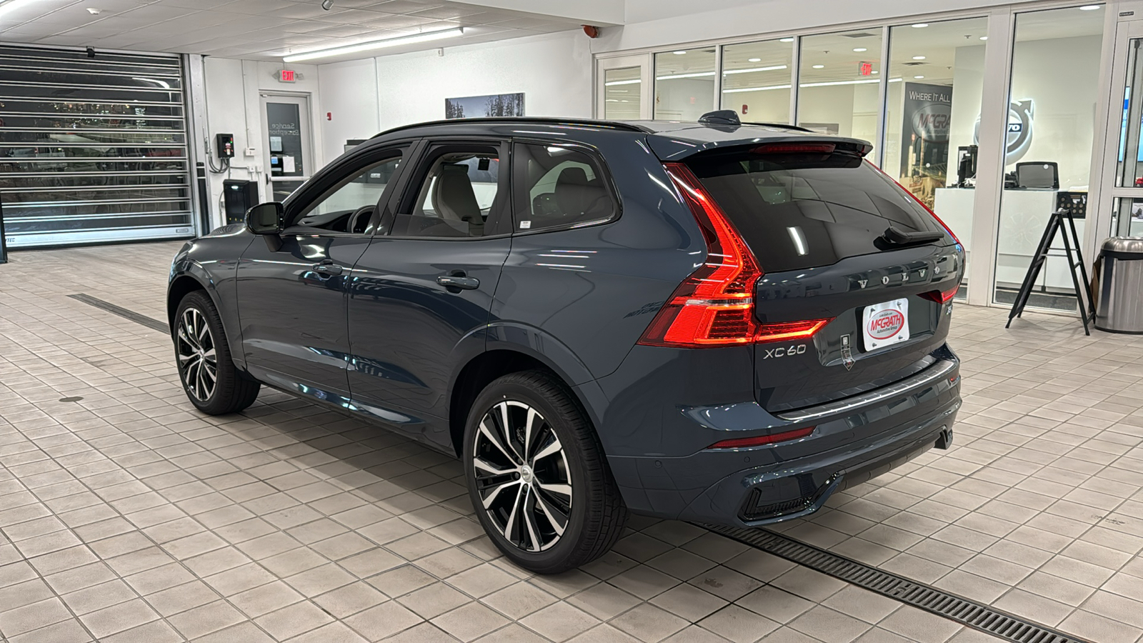 2025 Volvo XC60 Plus 6