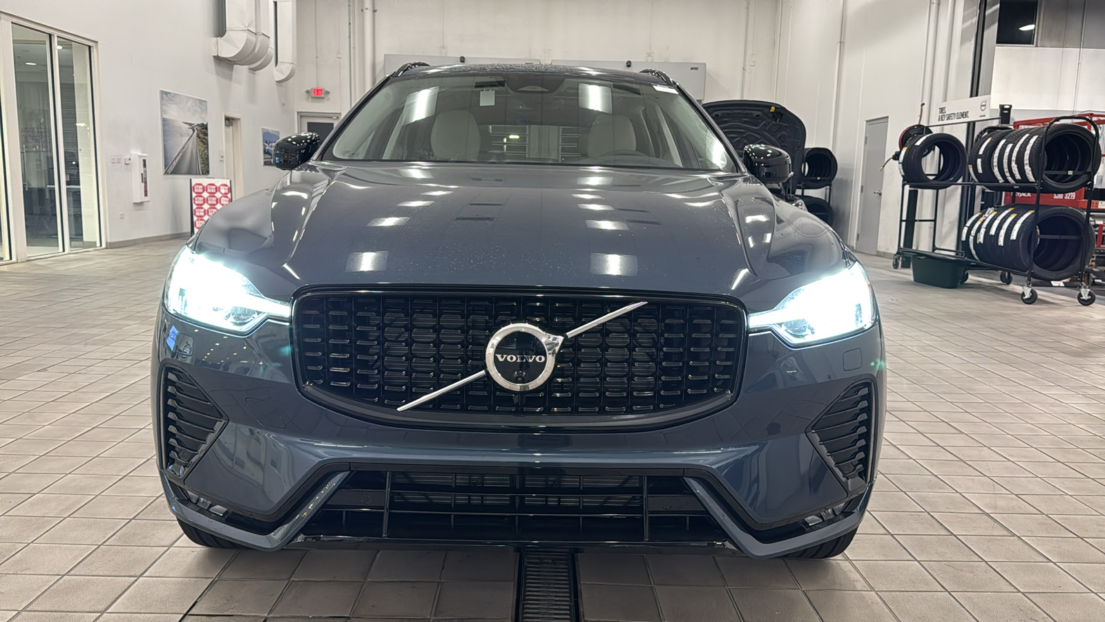 2025 Volvo XC60 Plus 9