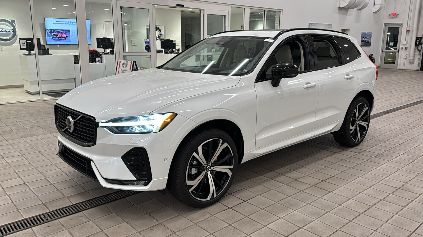 2025 Volvo XC60 Ultra 8