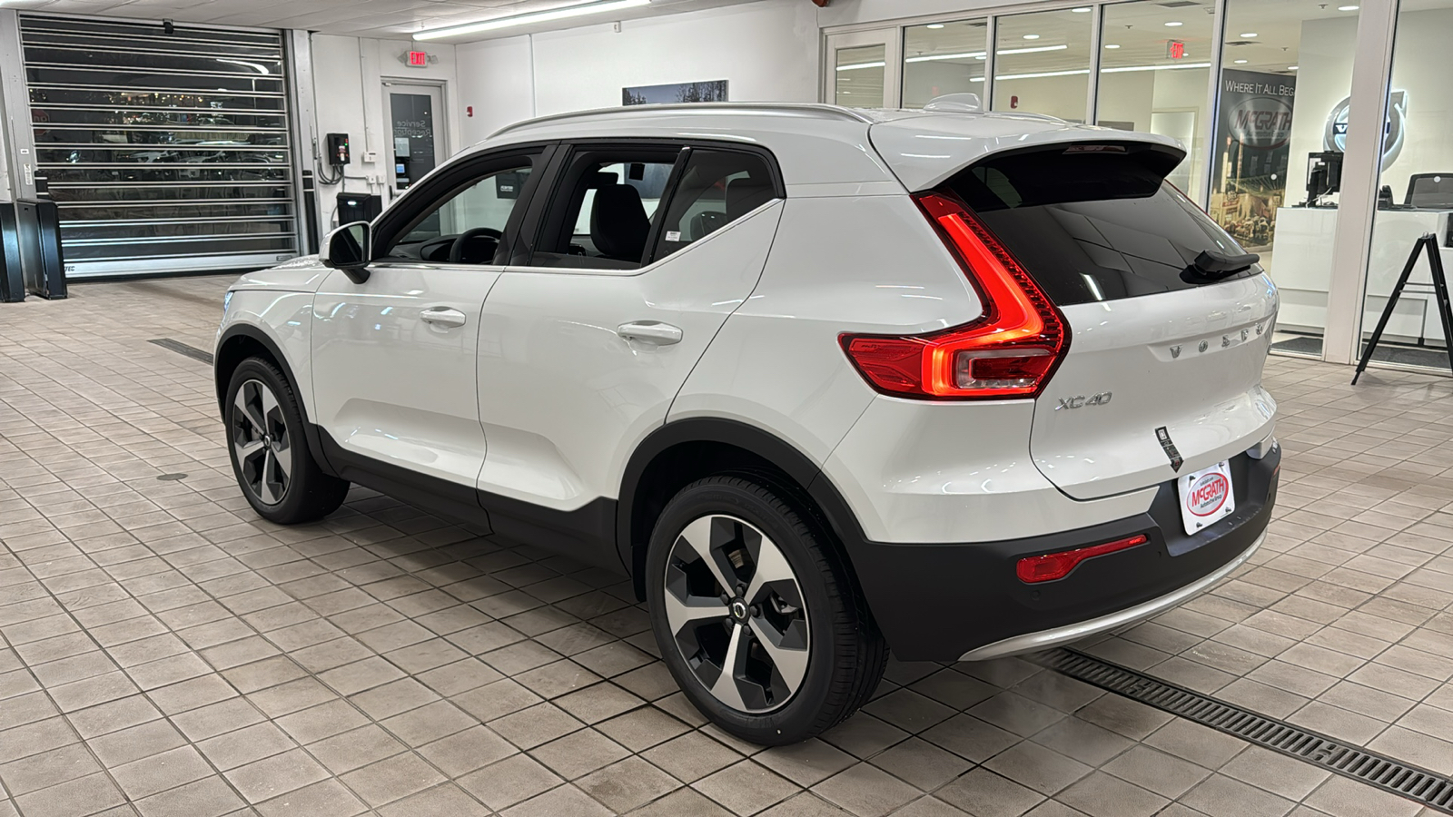 2025 Volvo XC40 Core Bright Theme 6