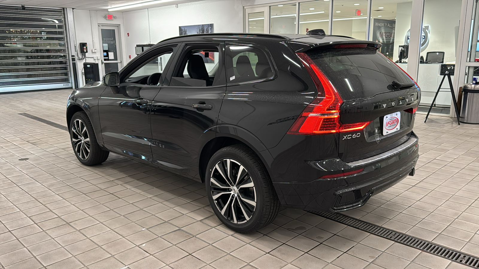 2025 Volvo XC60 Plus 6