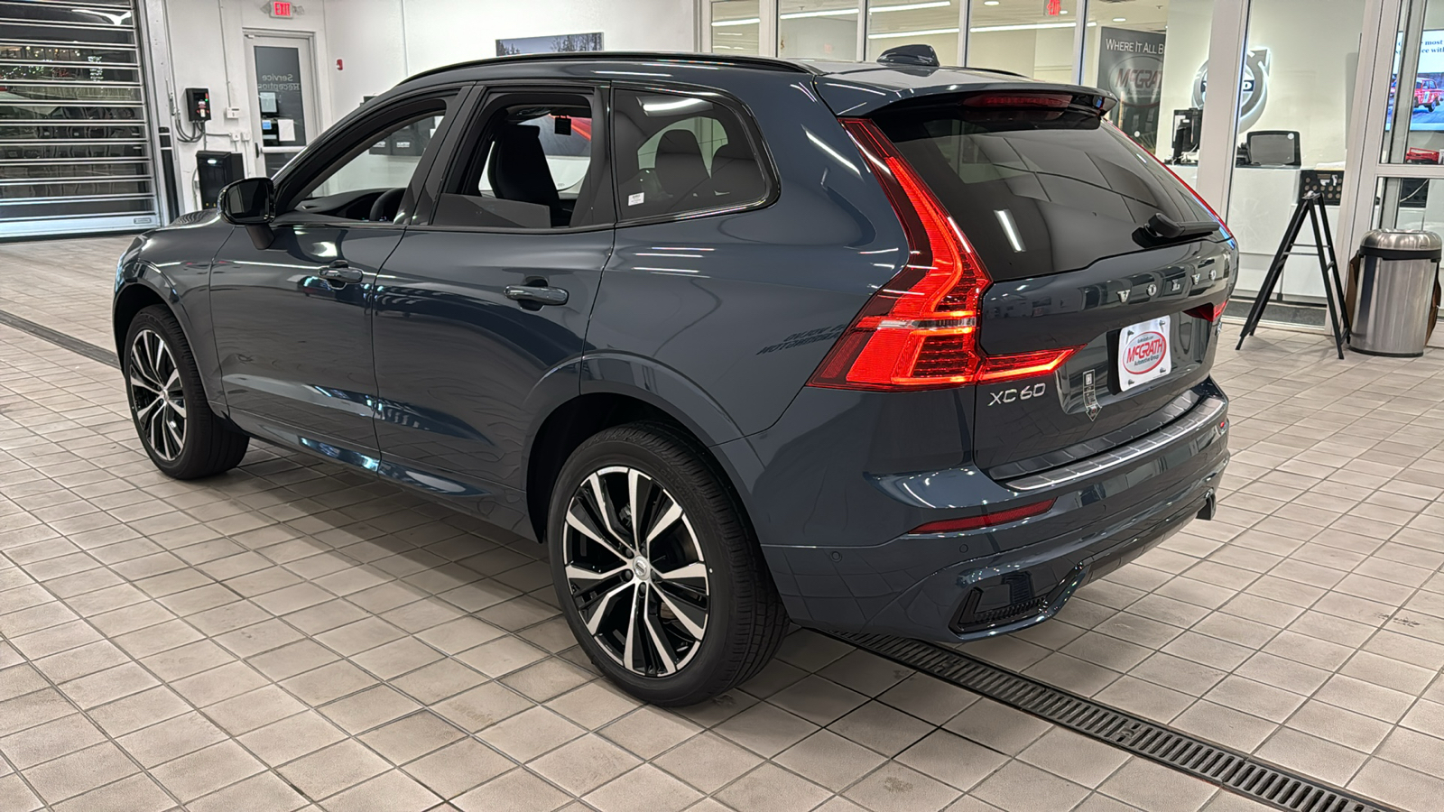 2025 Volvo XC60 Plus 6