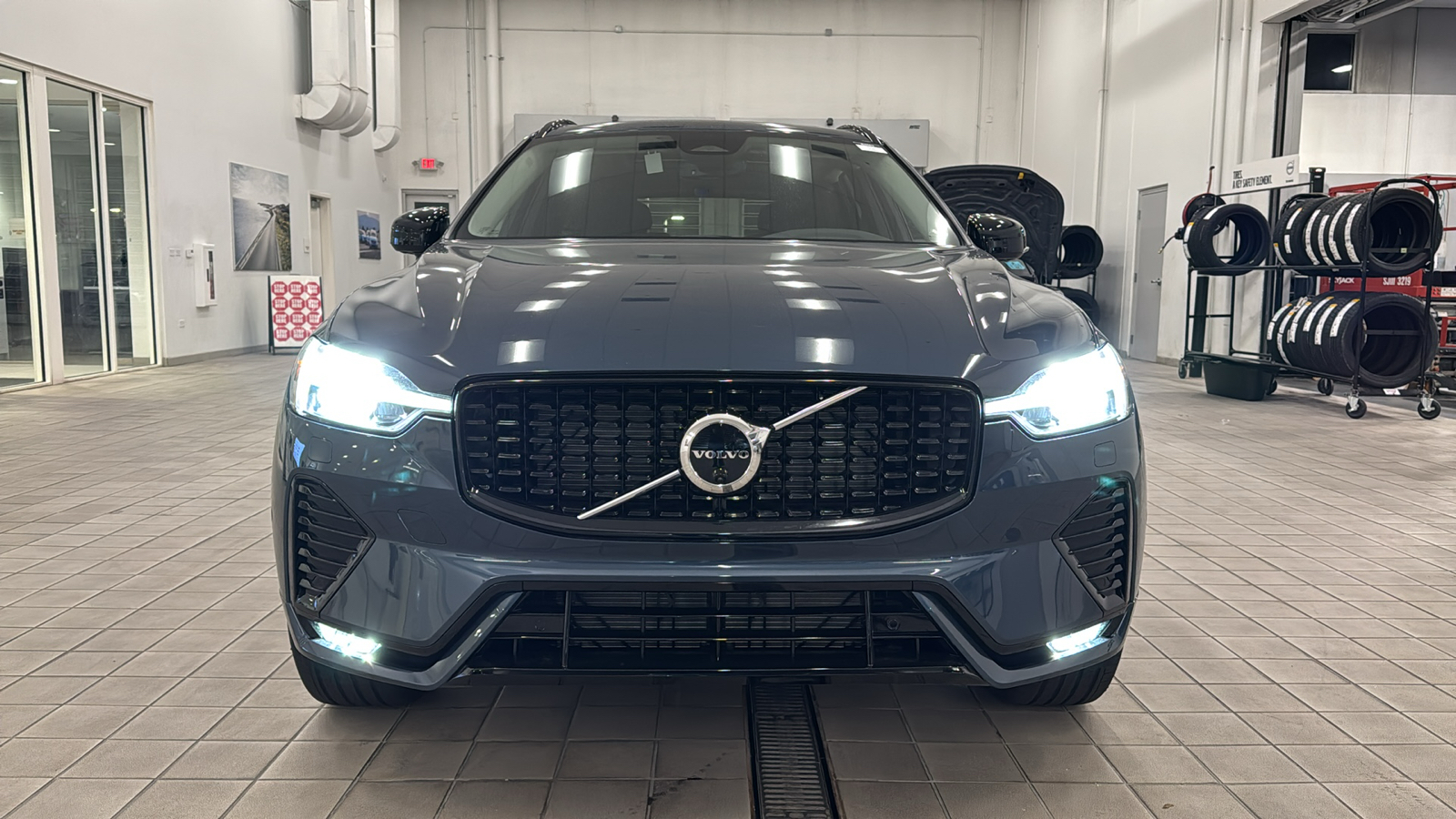 2025 Volvo XC60 Plus 9