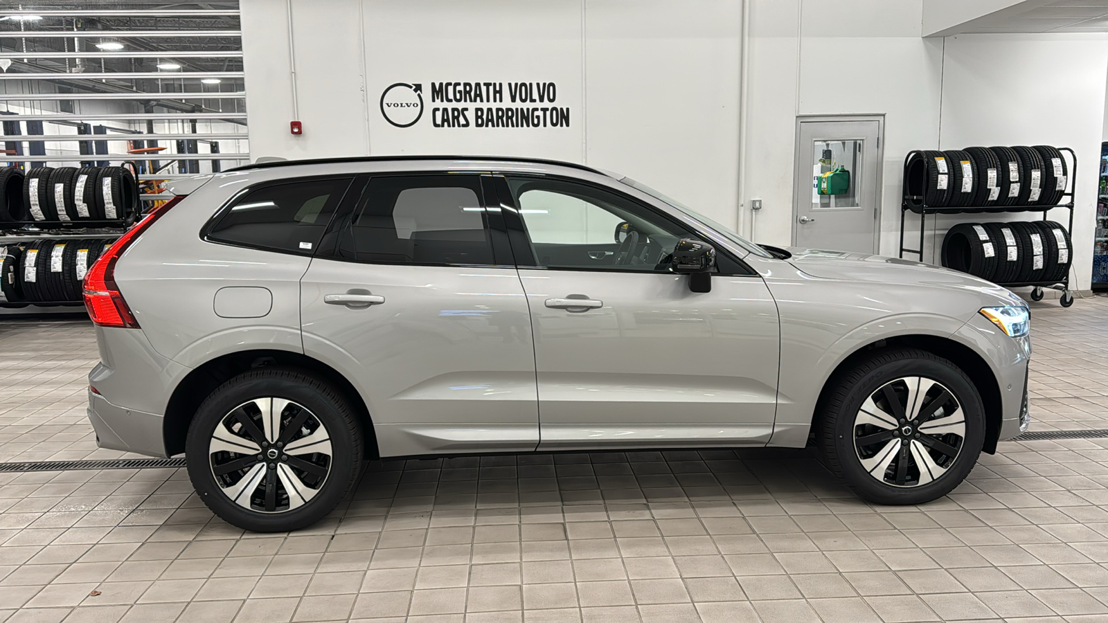 2025 Volvo XC60 Plug-In Hybrid Plus 3