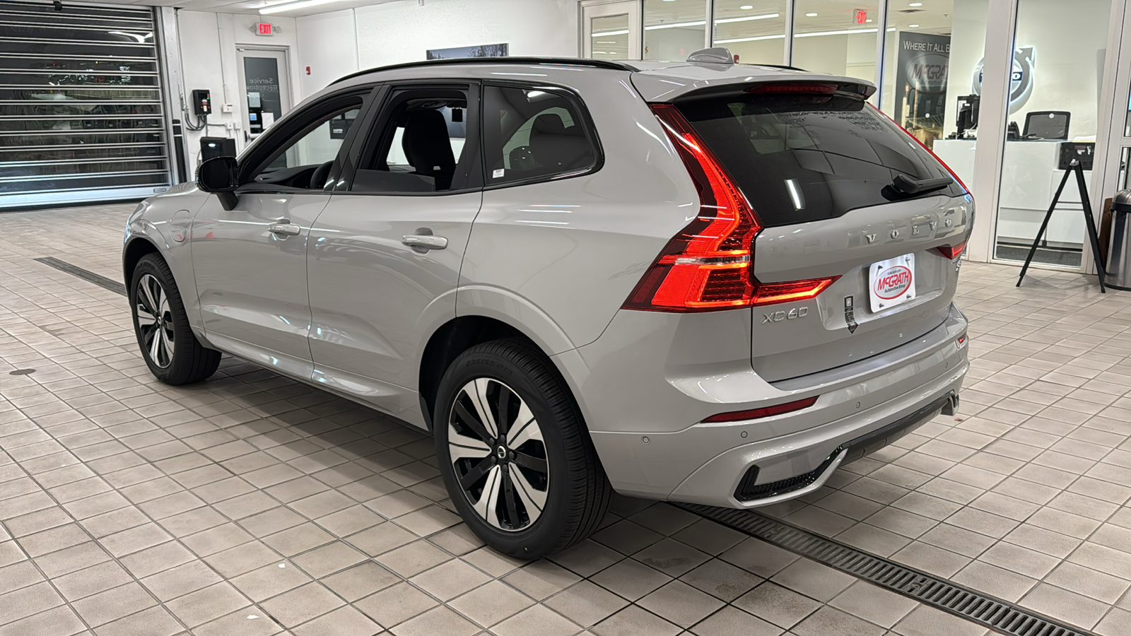 2025 Volvo XC60 Plug-In Hybrid Plus 6