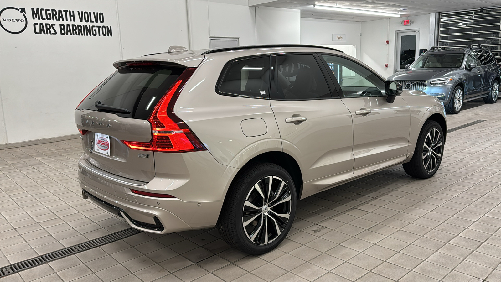 2025 Volvo XC60 Plus 4