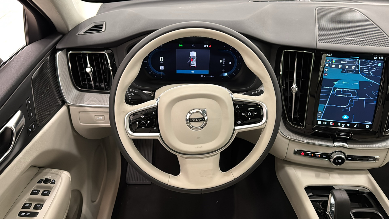 2025 Volvo XC60 Plus 11