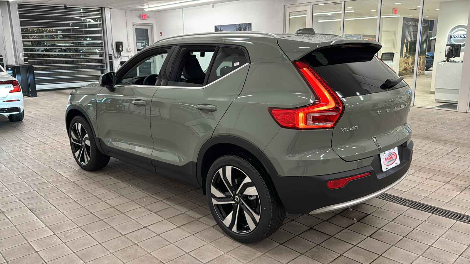 2025 Volvo XC40 Plus Bright Theme 6