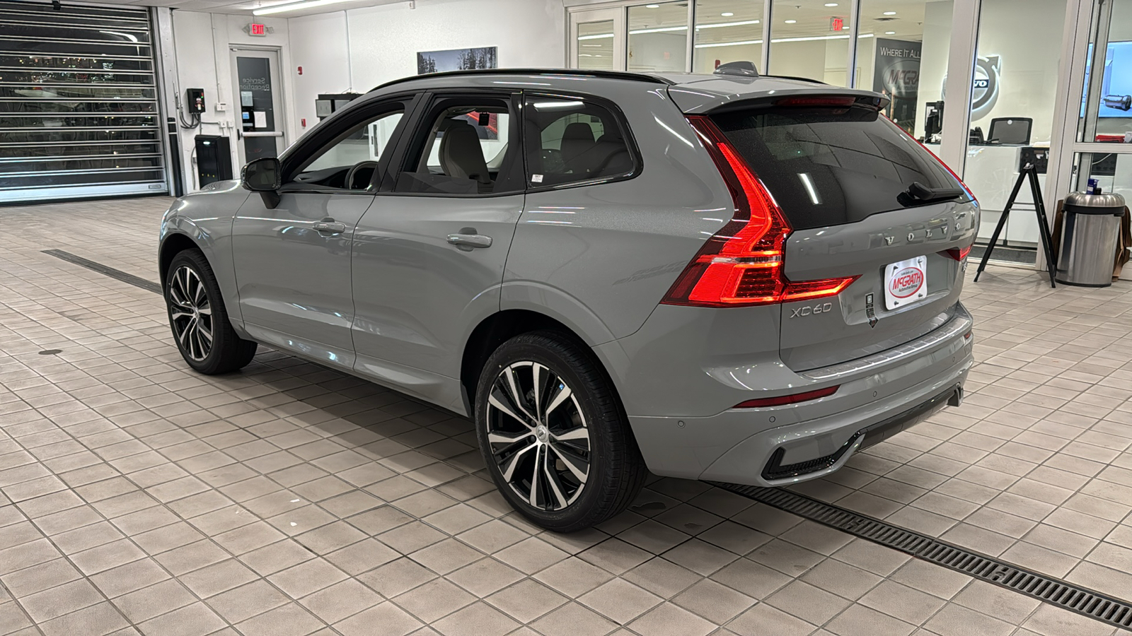 2025 Volvo XC60 Plus 6