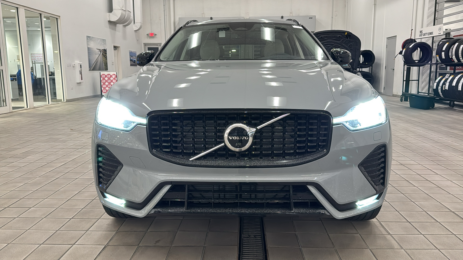 2025 Volvo XC60 Plus 9