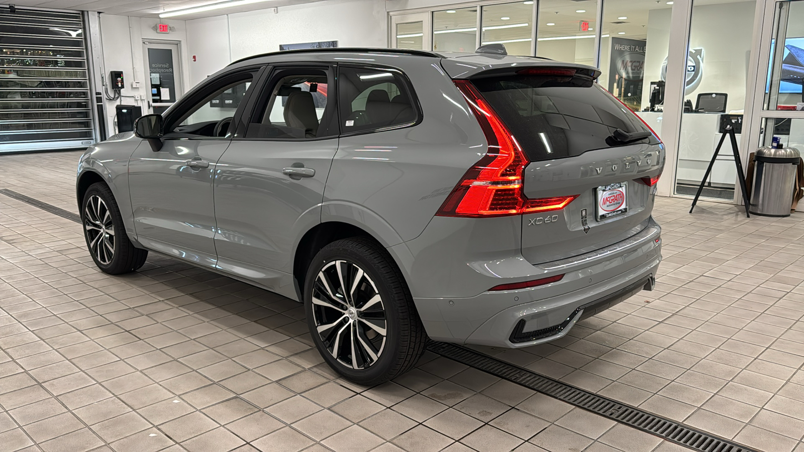 2025 Volvo XC60 Plus 6