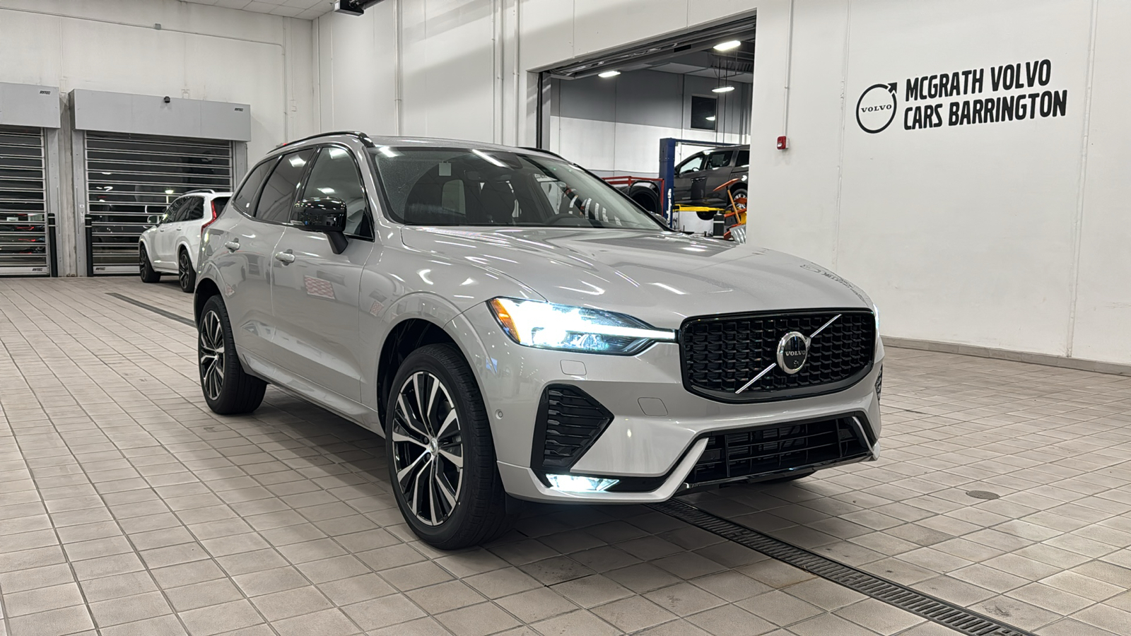 2025 Volvo XC60 Plus 2