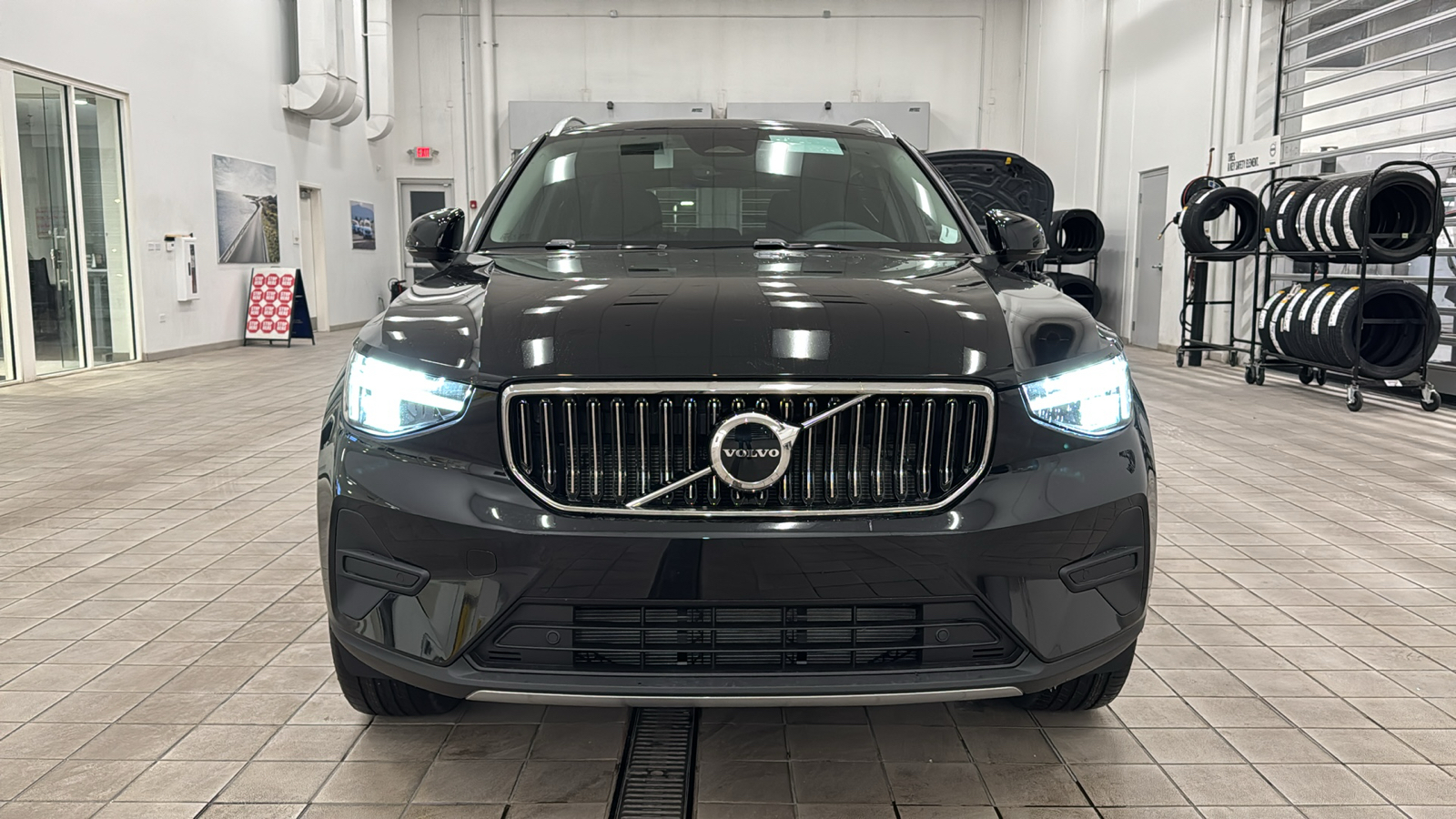 2025 Volvo XC40 Core Bright Theme 9