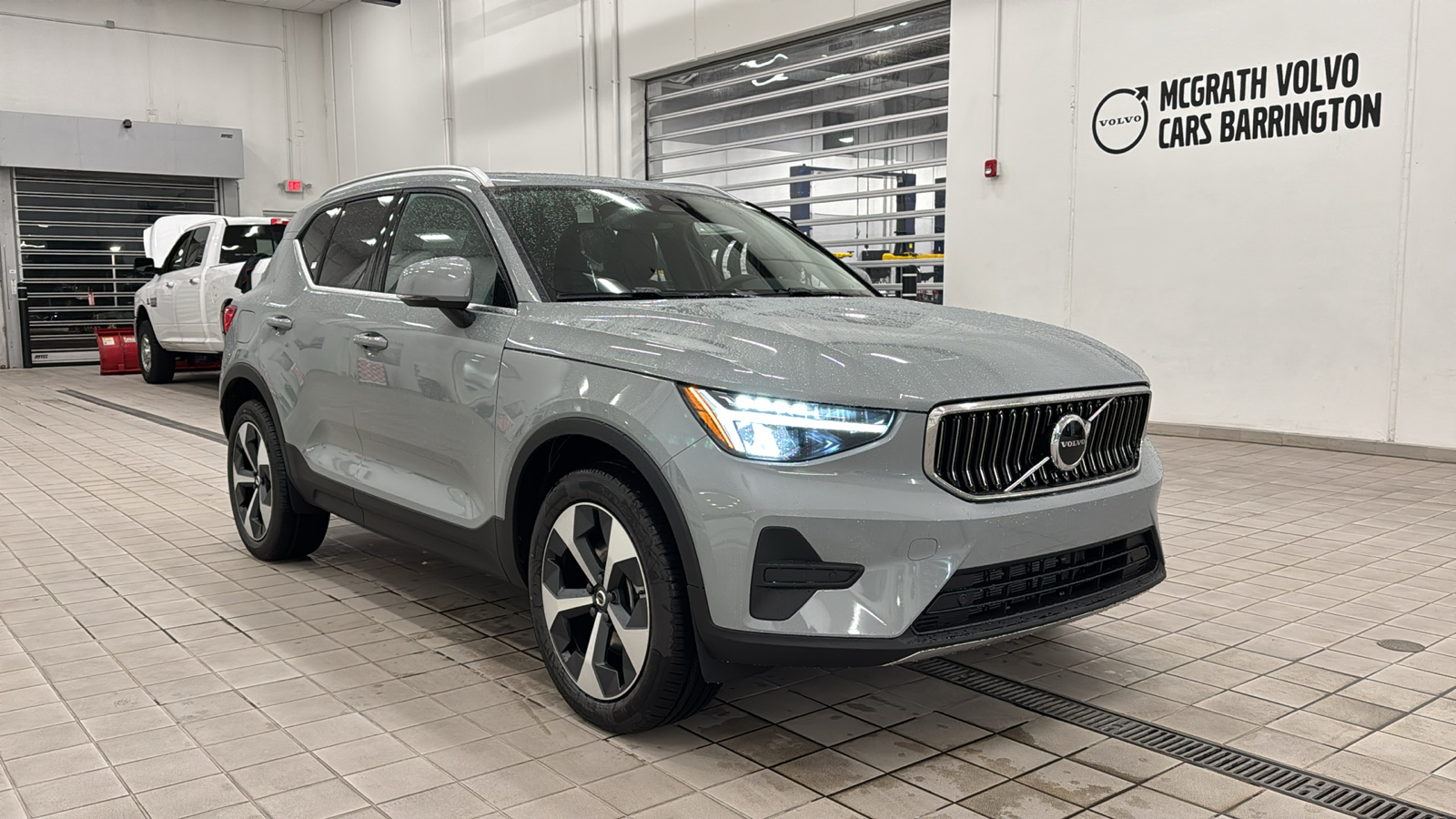 2025 Volvo XC40 Core Bright Theme 2