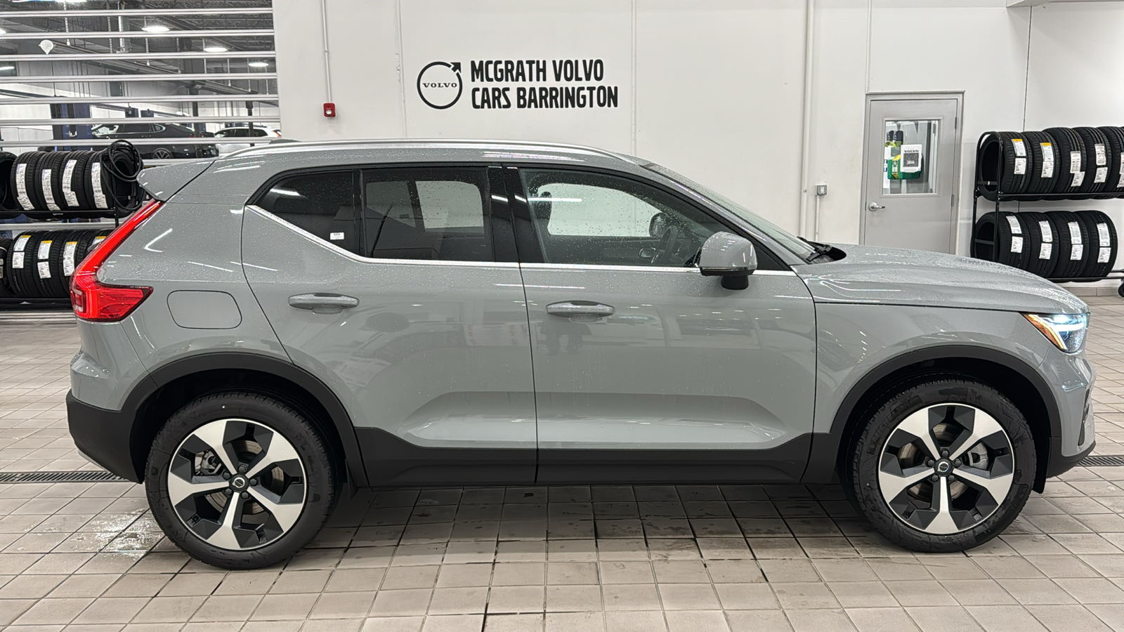 2025 Volvo XC40 Core Bright Theme 3