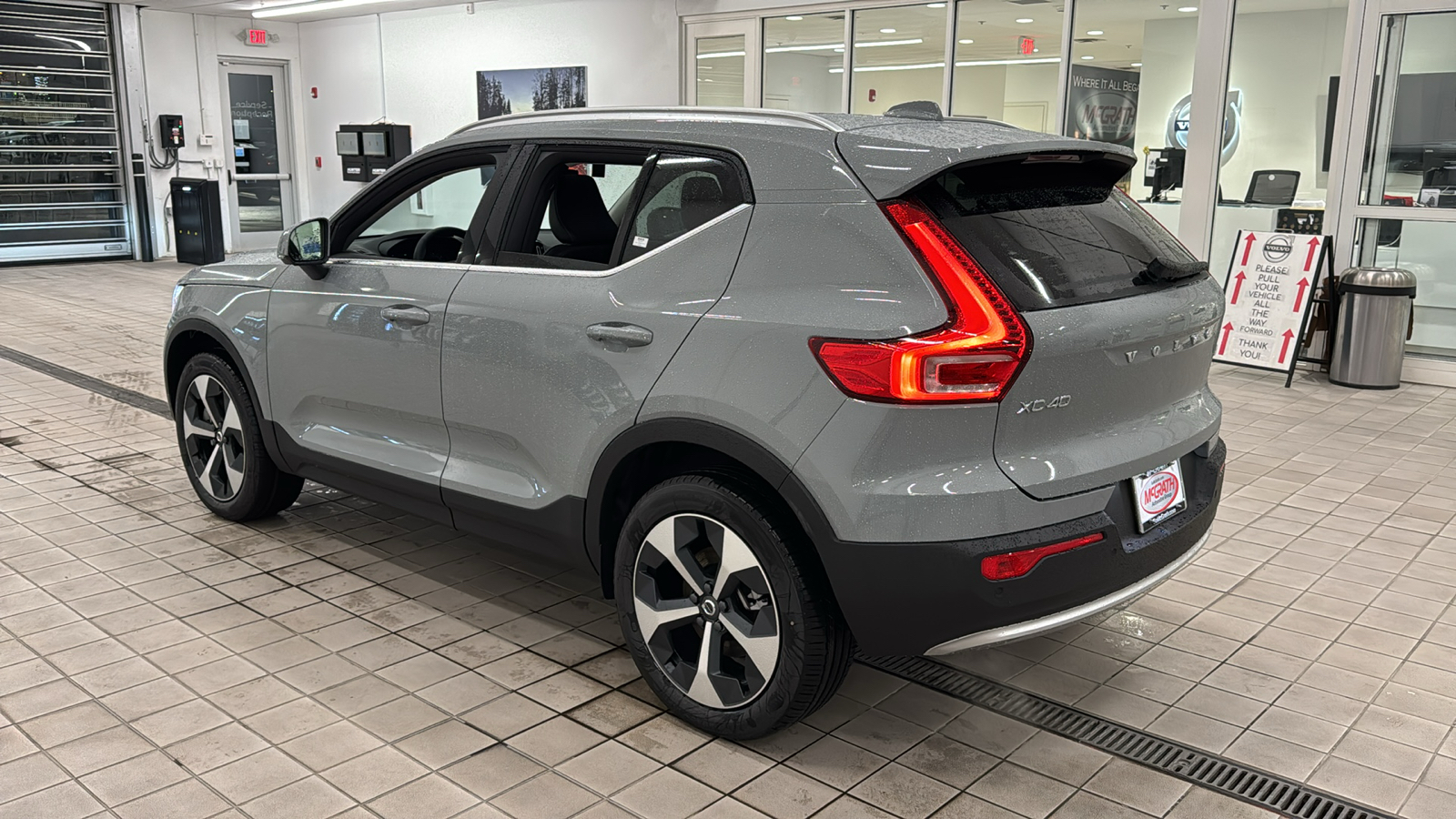 2025 Volvo XC40 Core Bright Theme 6