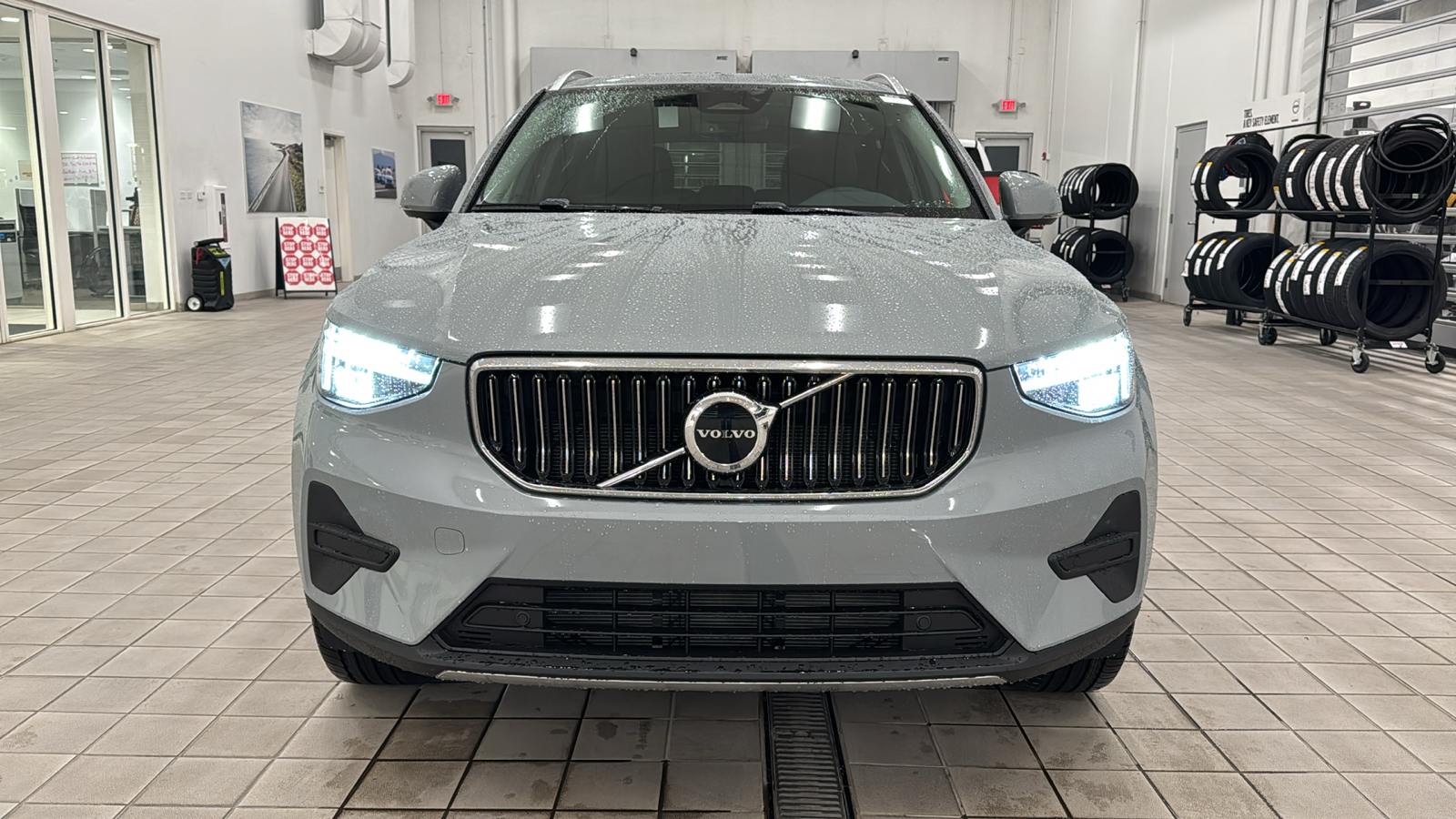 2025 Volvo XC40 Core Bright Theme 9