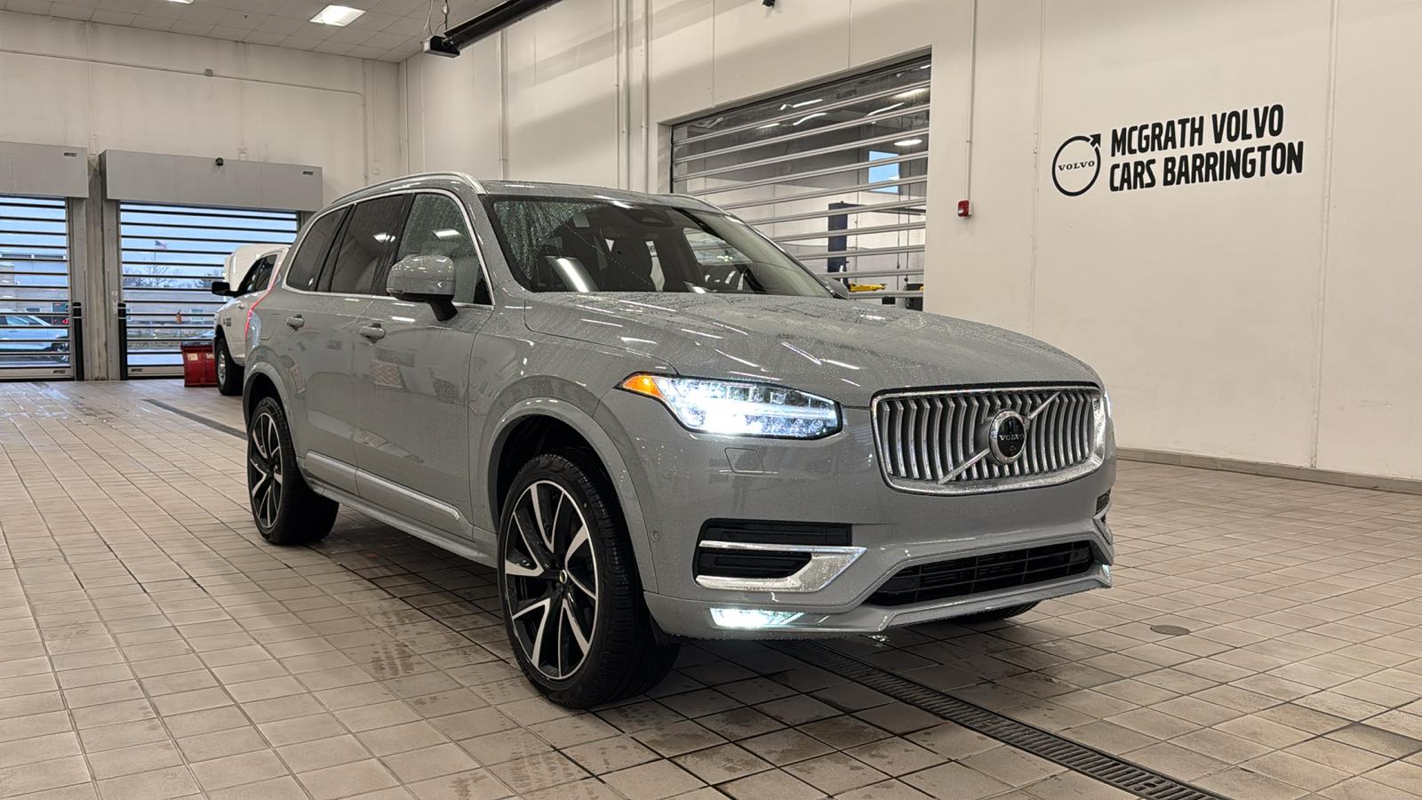 2025 Volvo XC90 Plus 2