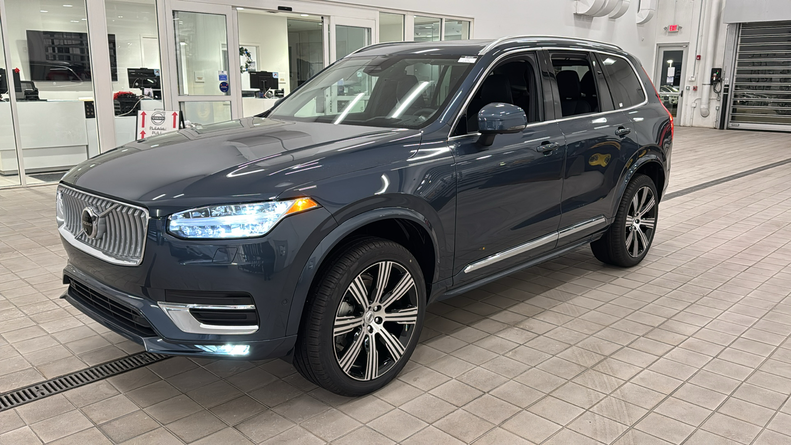 2025 Volvo XC90 Ultra 8