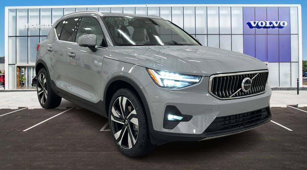 2025 Volvo XC40 Plus Bright Theme 1