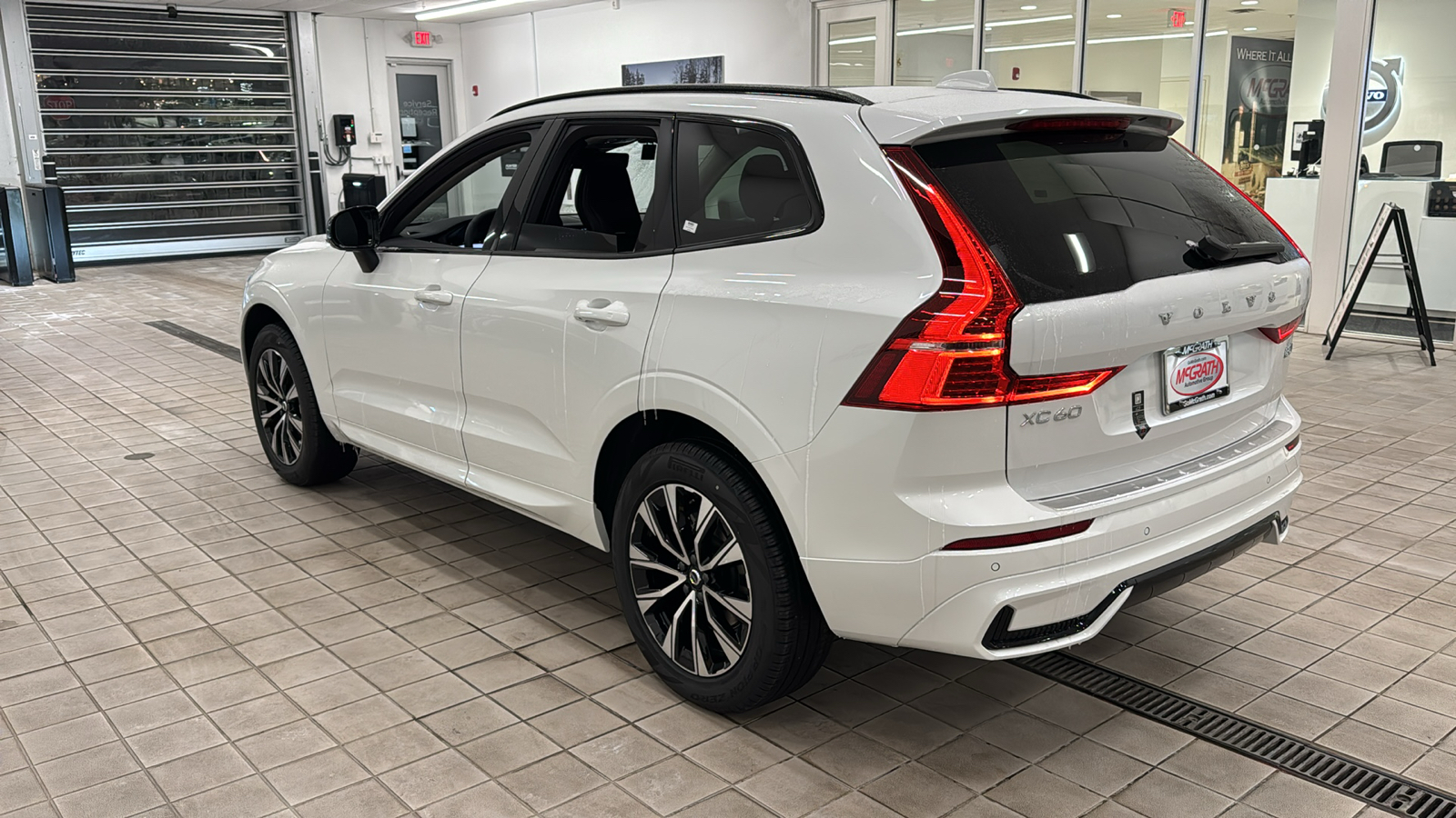 2025 Volvo XC60 Core 6