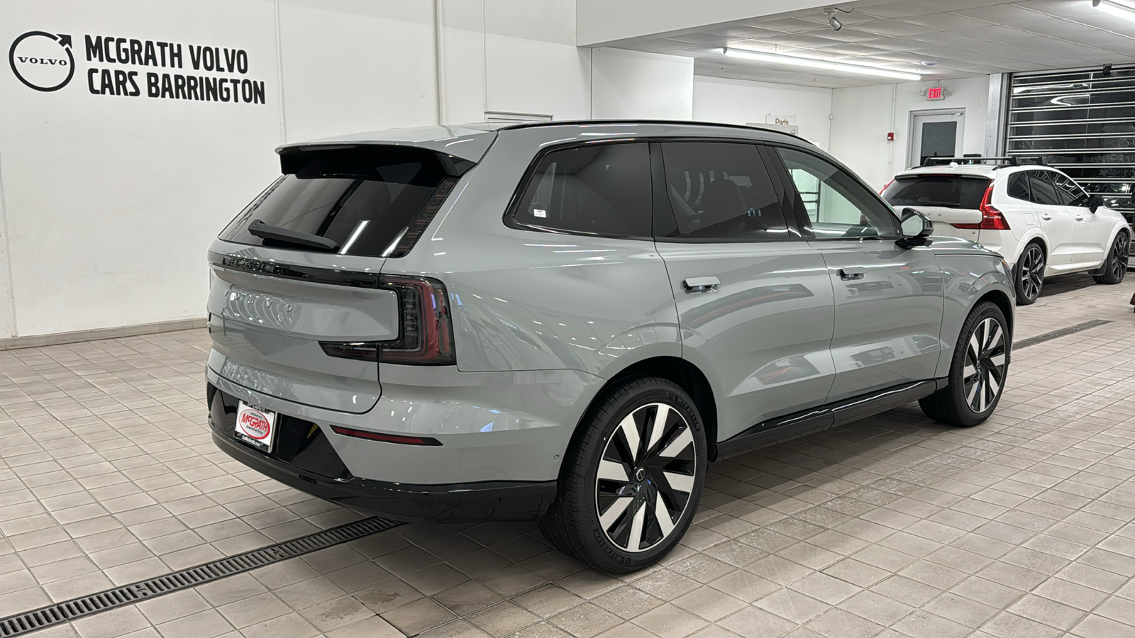 2025 Volvo EX90 Ultra 4