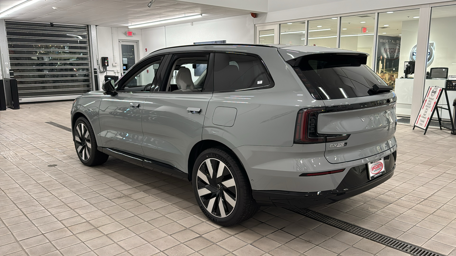 2025 Volvo EX90 Ultra 6