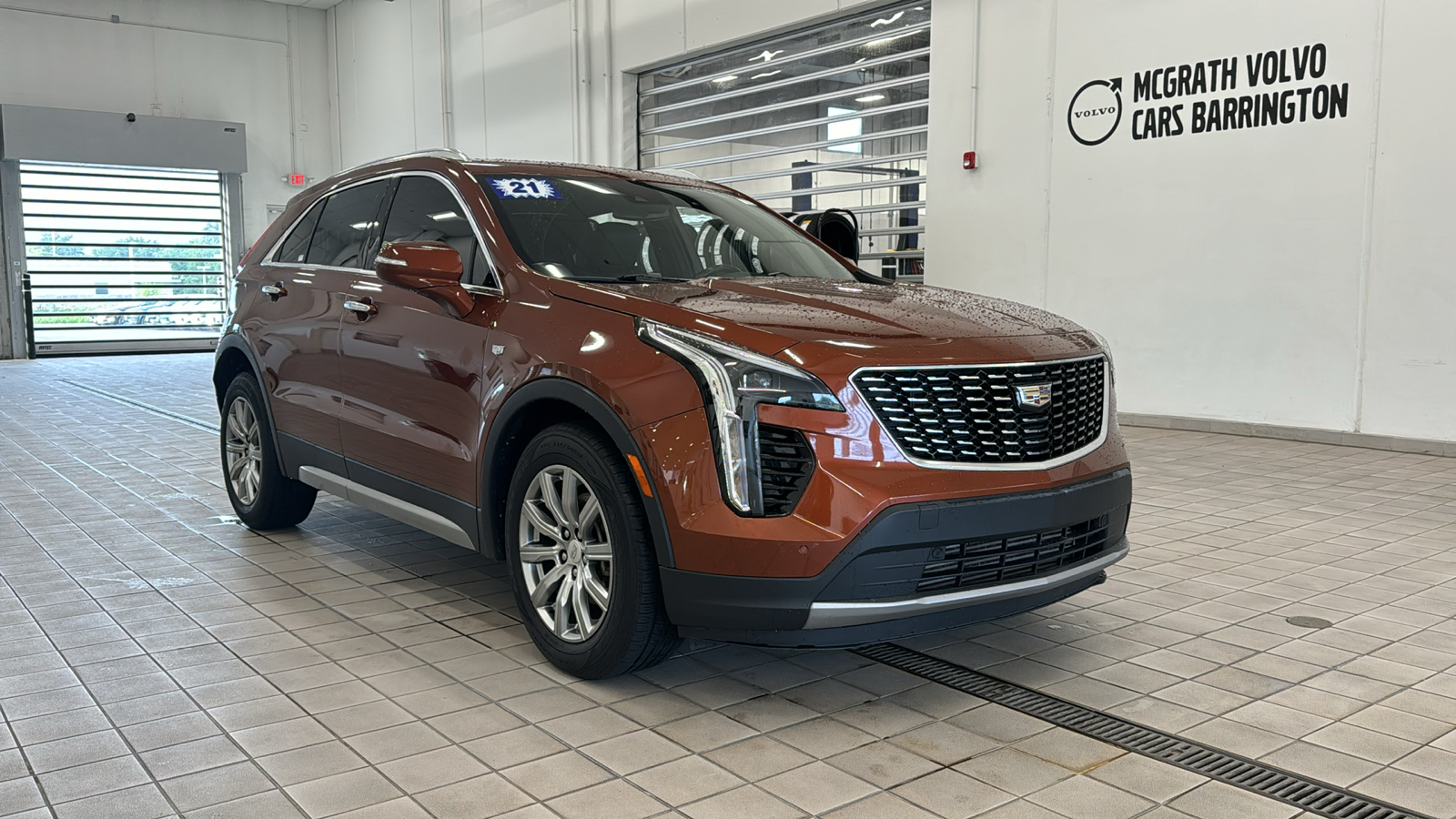 2021 Cadillac XT4 AWD Premium Luxury 2