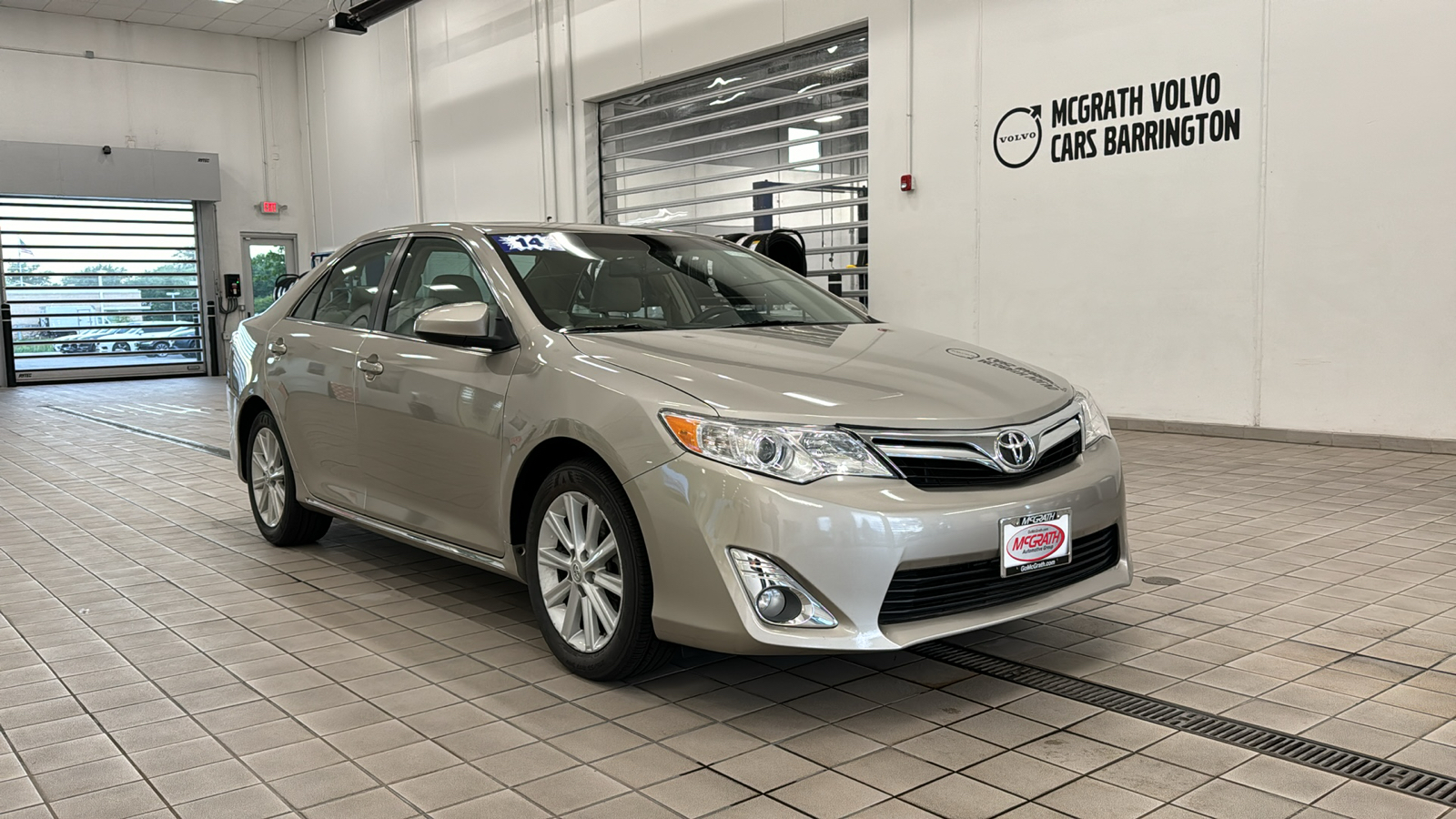 2014 Toyota Camry XLE 3