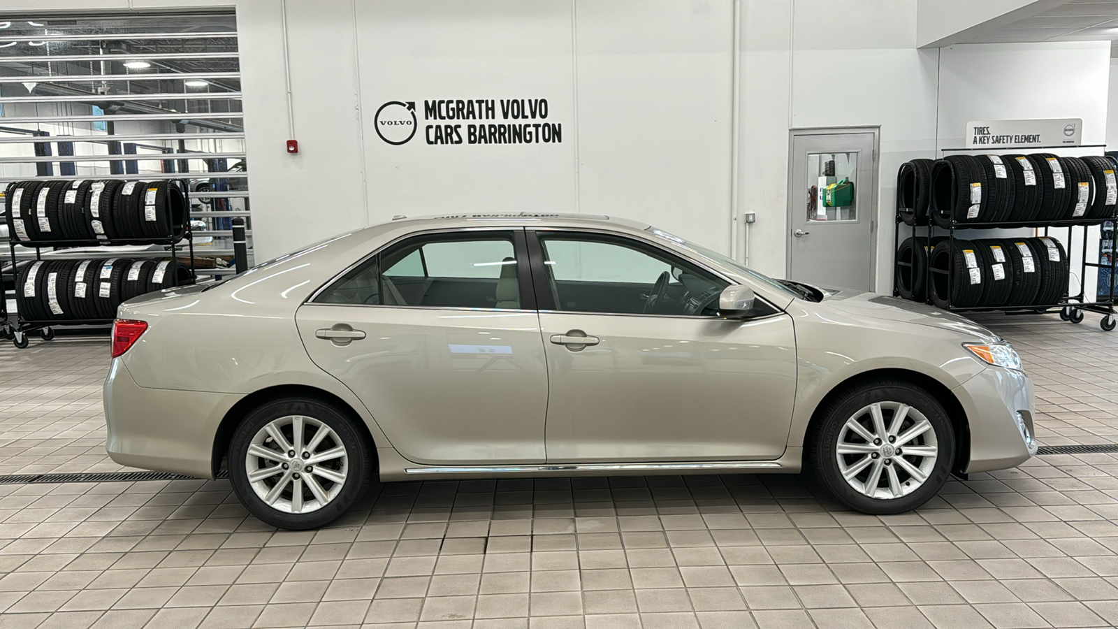 2014 Toyota Camry XLE 4