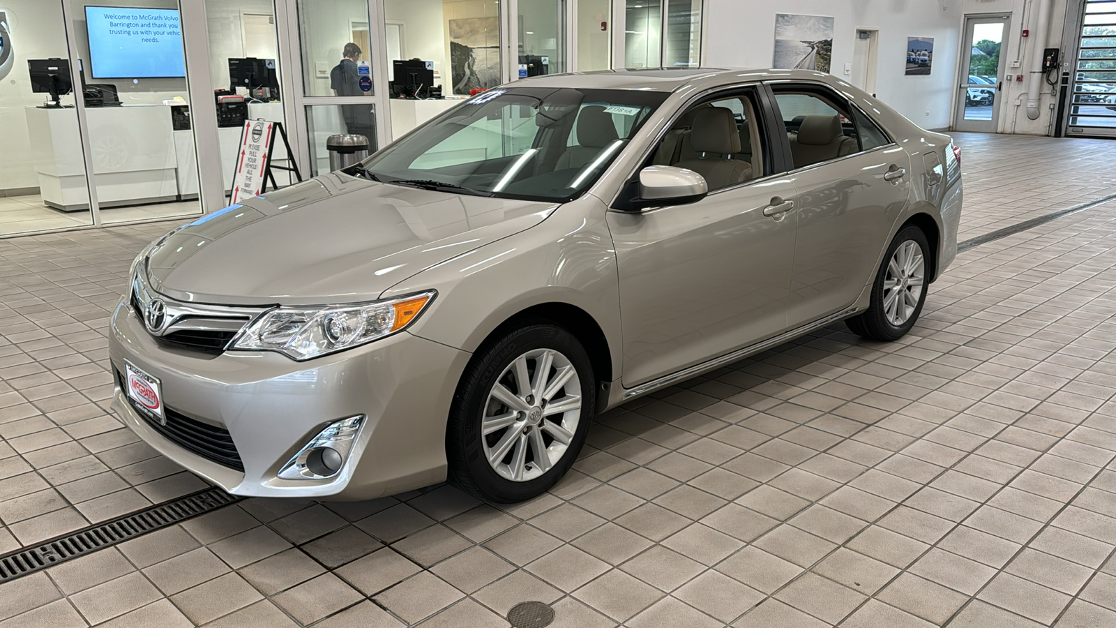 2014 Toyota Camry XLE 9
