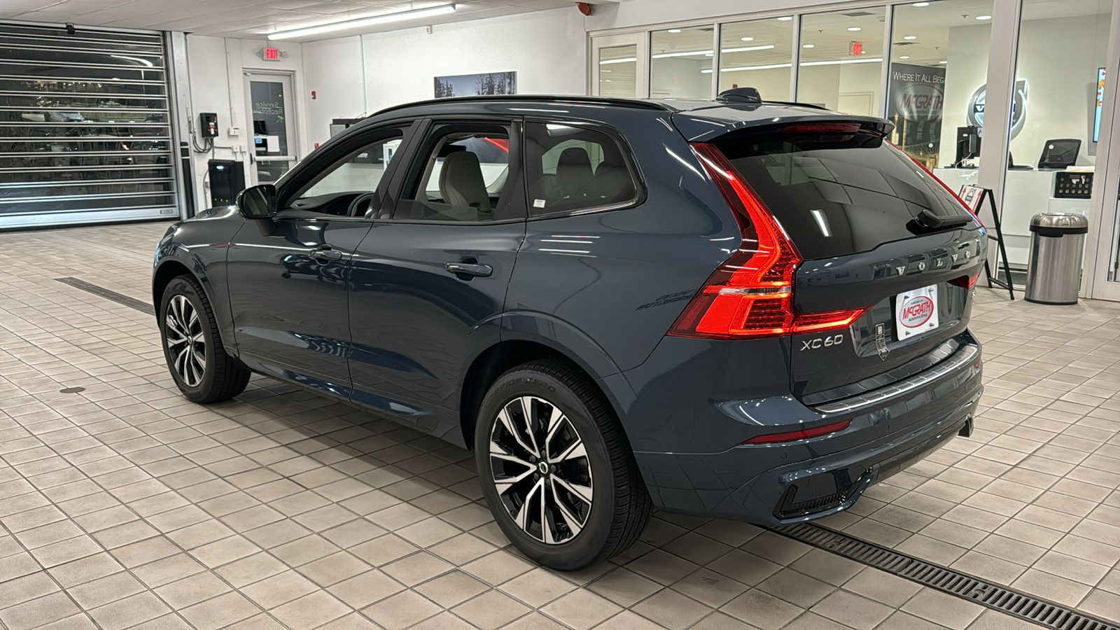 2025 Volvo XC60 Core 6