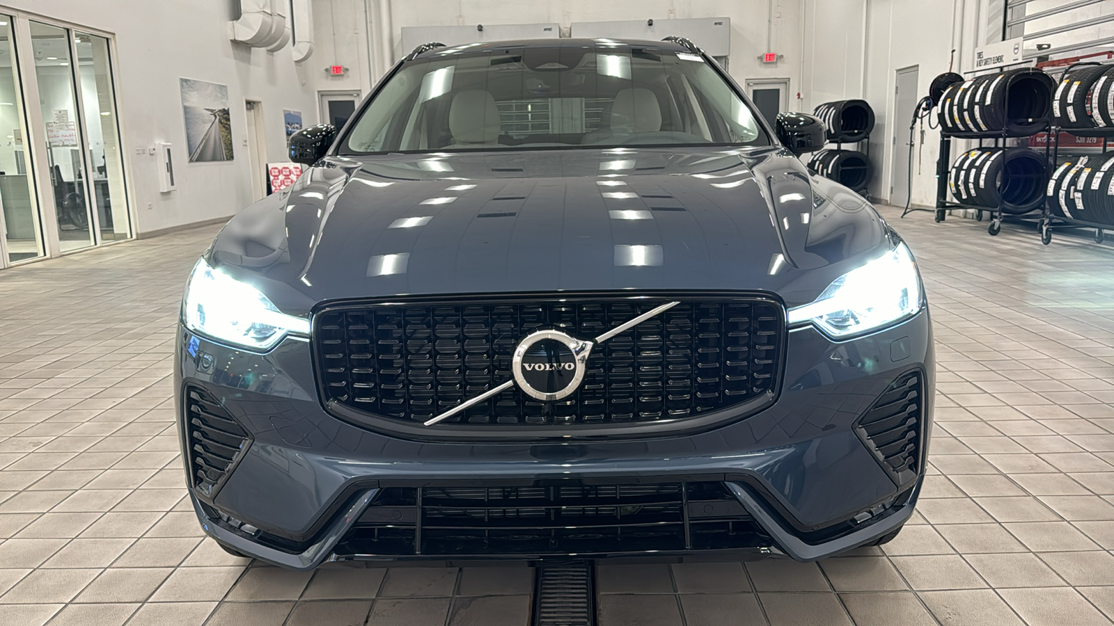 2025 Volvo XC60 Core 9