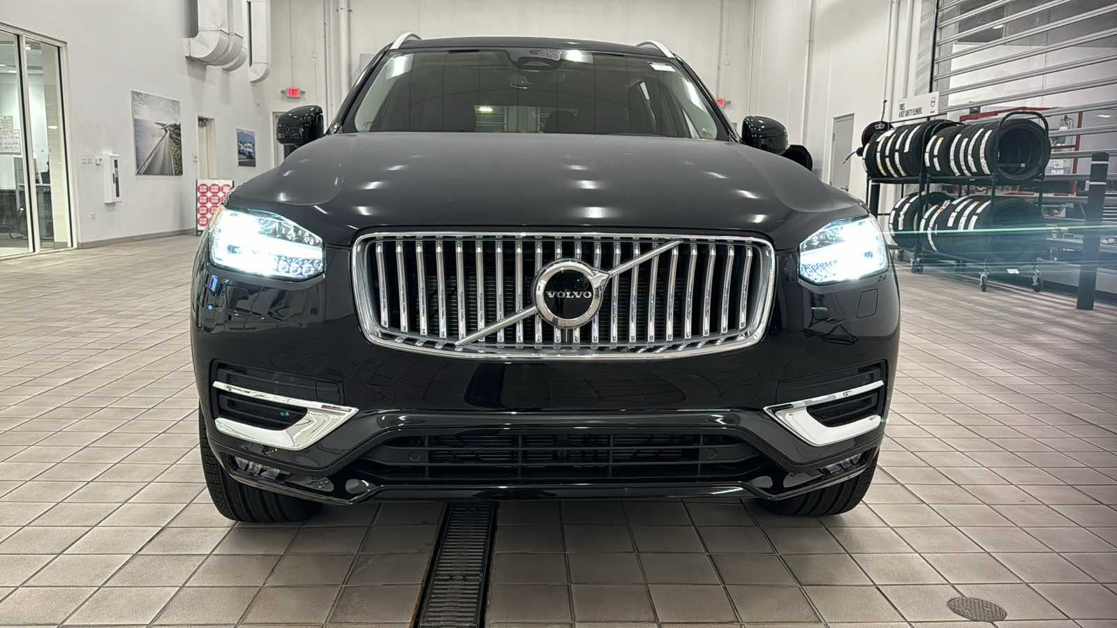 2025 Volvo XC90 Core 9