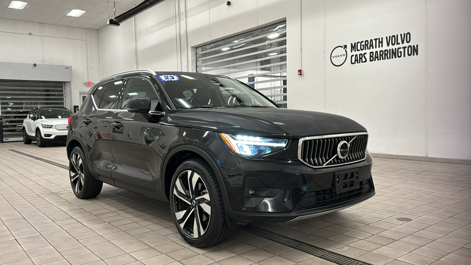 2023 Volvo XC40 Ultimate Bright Theme 2