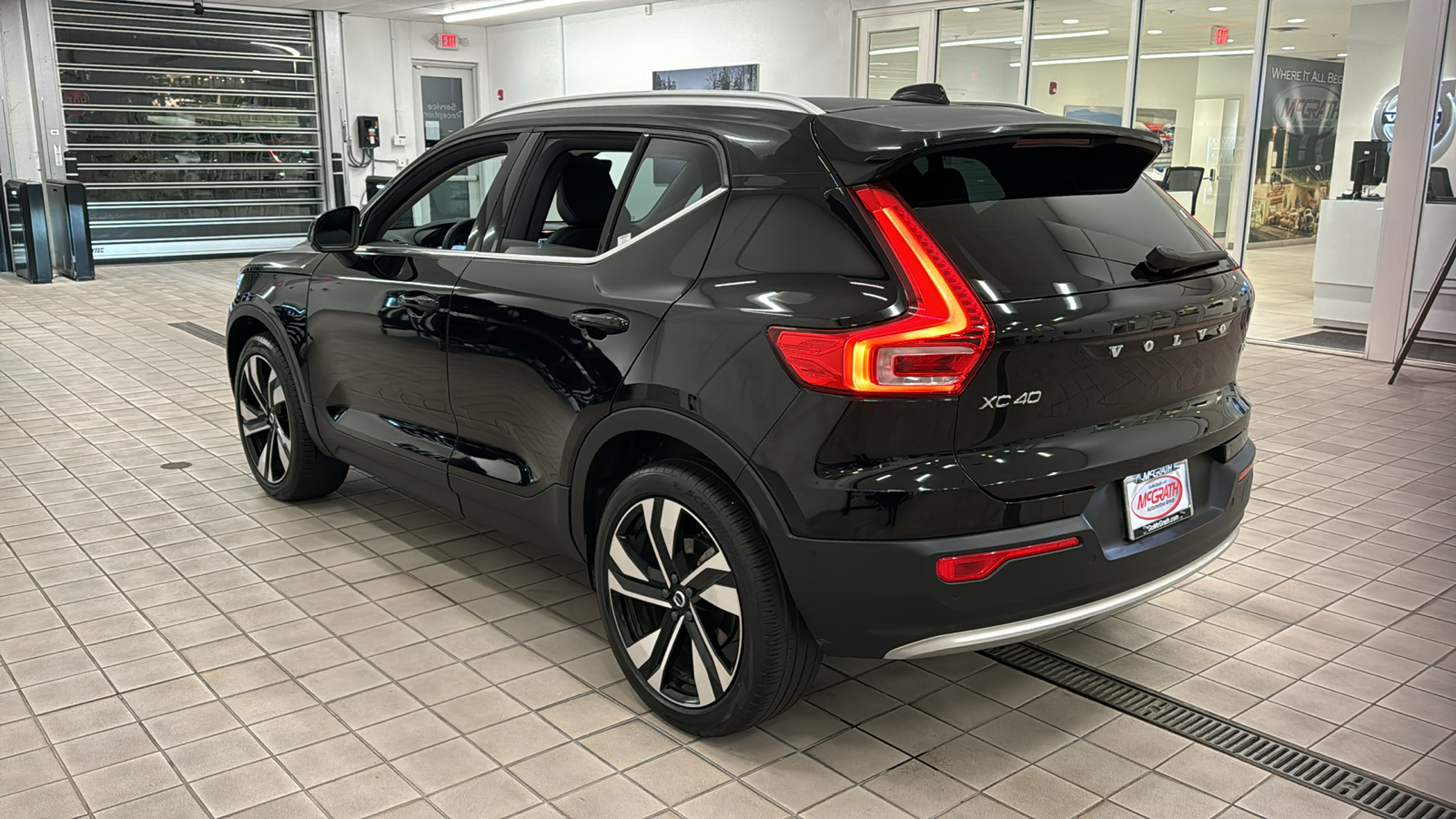 2023 Volvo XC40 Ultimate Bright Theme 6