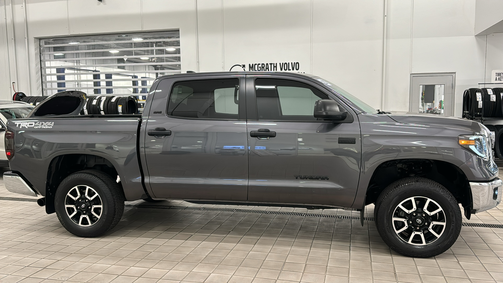 2020 Toyota Tundra 4WD SR5 3