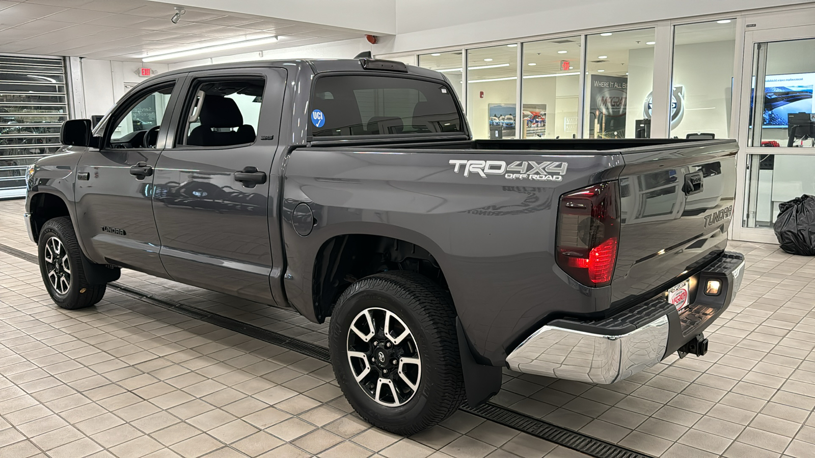 2020 Toyota Tundra 4WD SR5 6