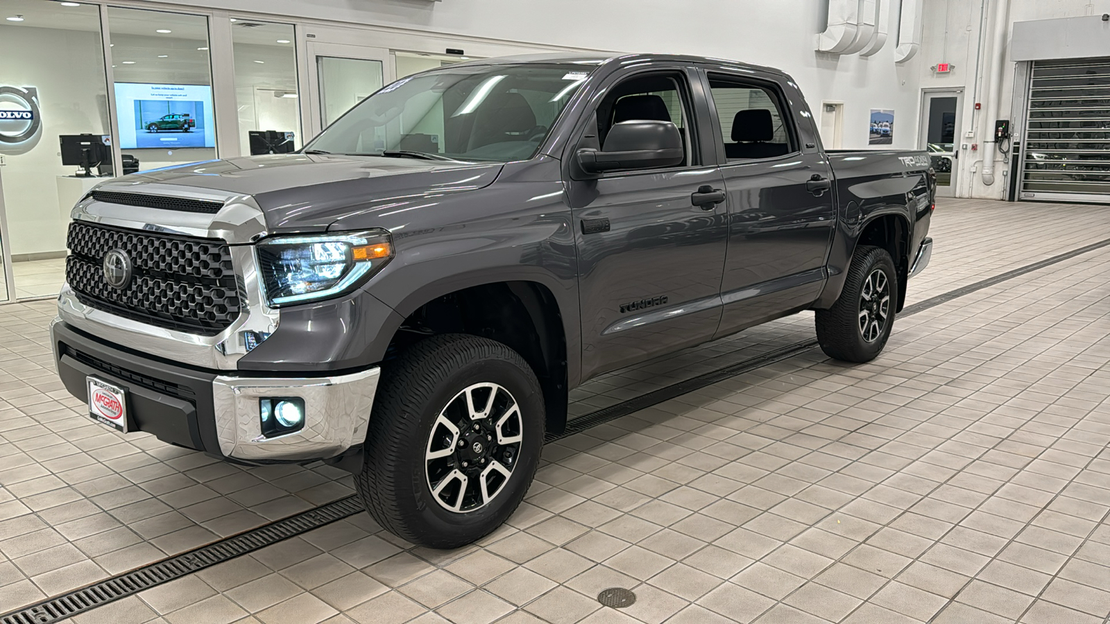 2020 Toyota Tundra 4WD SR5 8