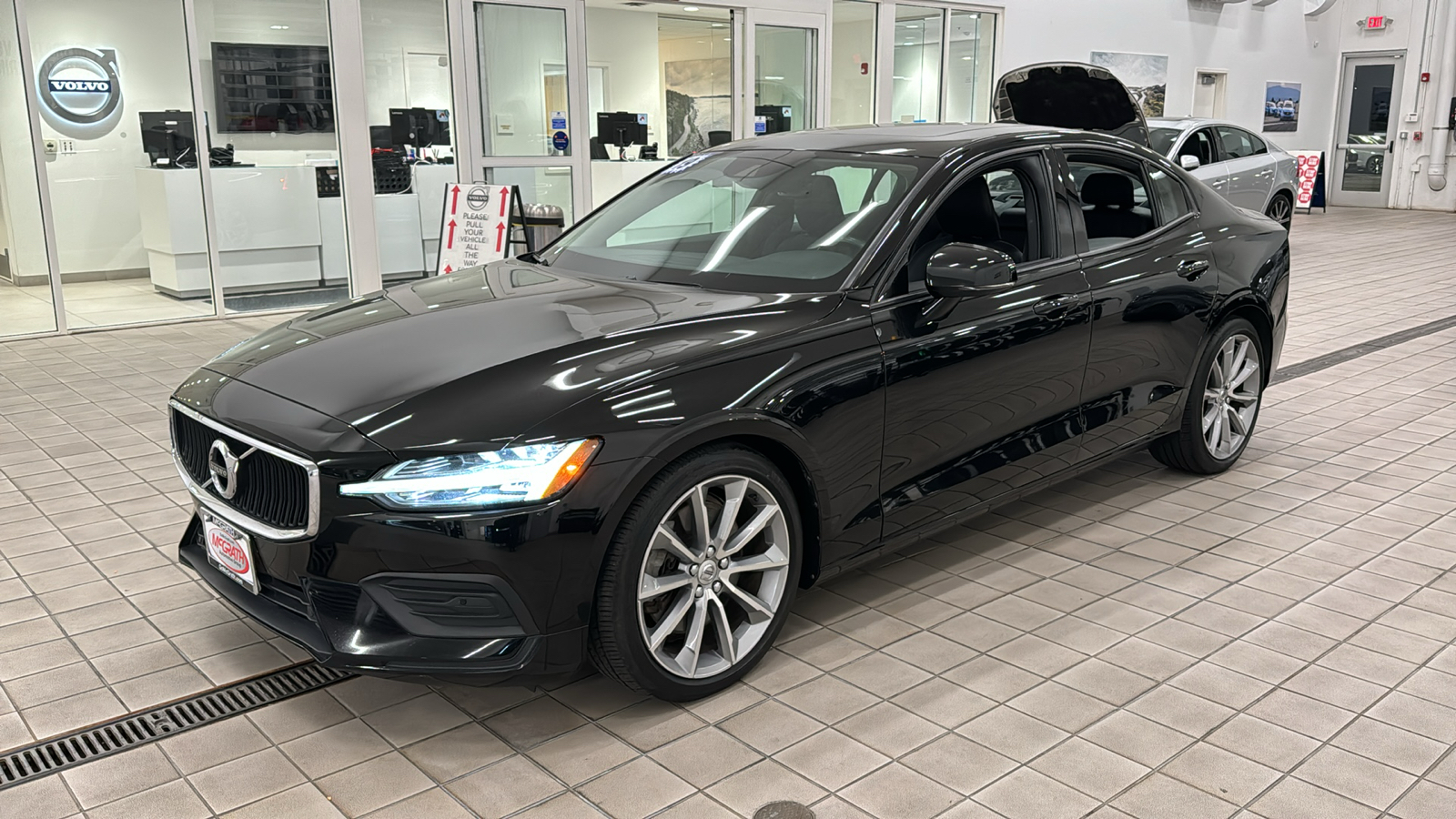 2019 Volvo S60 Momentum 8